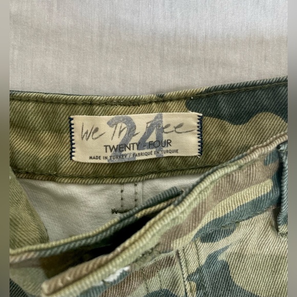 NWT Free People Remy Cropped Camo Pant Size 24 - Picture 9 of 10